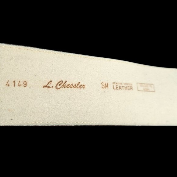 Vintage Avocado Green Leather Statement Belt Brass Buckle USA 27–31 Small - Picture 11 of 13